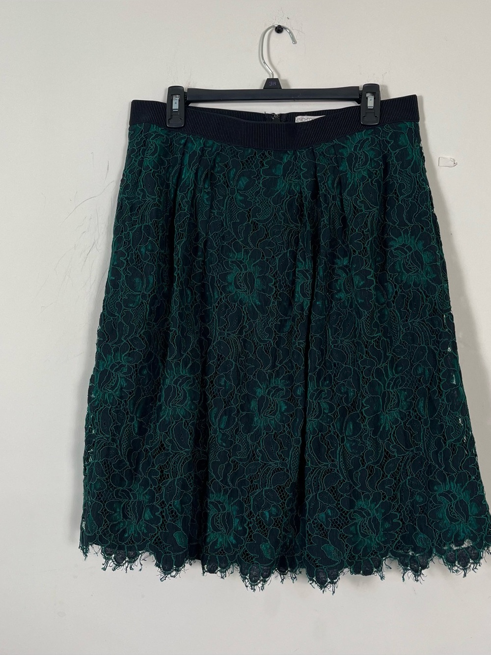 Eva Mendez  Green  black lining lace skirt, medium preowned excellent